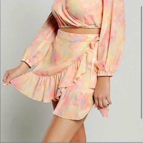 Chelsea & Violet Pastel Watercolor Balloon Sleeve Crop Blouse Wrap Skirt Set - Picture 4 of 14